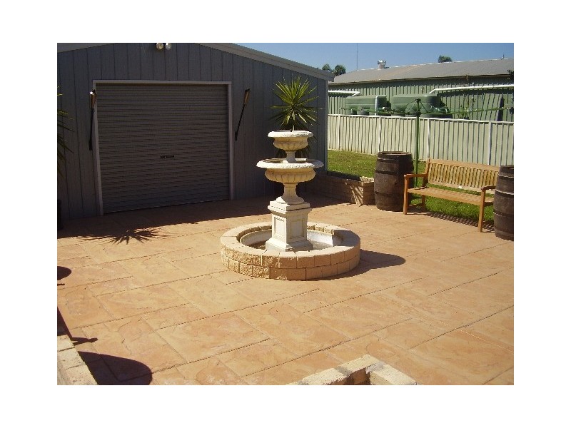 8 Attwater Ave, Cessnock NSW 2325