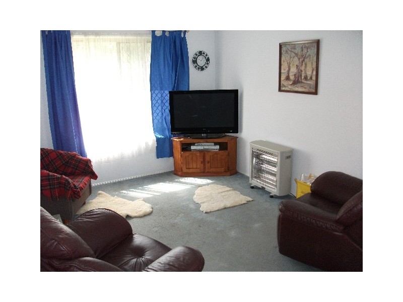 18 Bruce St, Abernethy NSW 2325