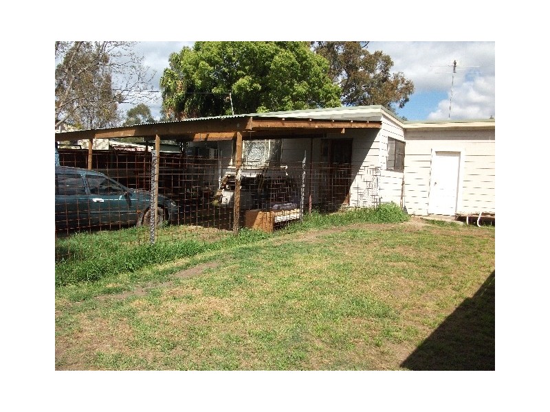 18 Bruce St, Abernethy NSW 2325