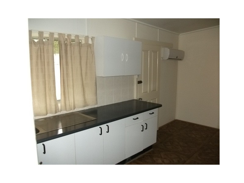 24 Long St, Cessnock NSW 2325