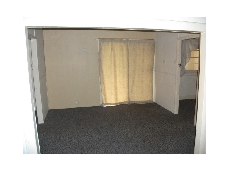 24 Long St, Cessnock NSW 2325