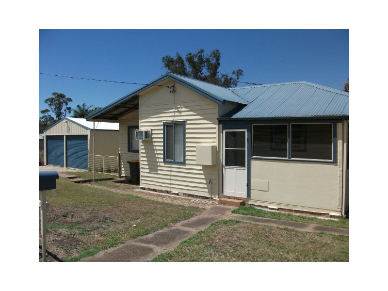 11 Long St, Cessnock NSW 2325