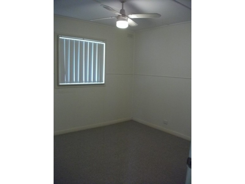 11 Long St, Cessnock NSW 2325