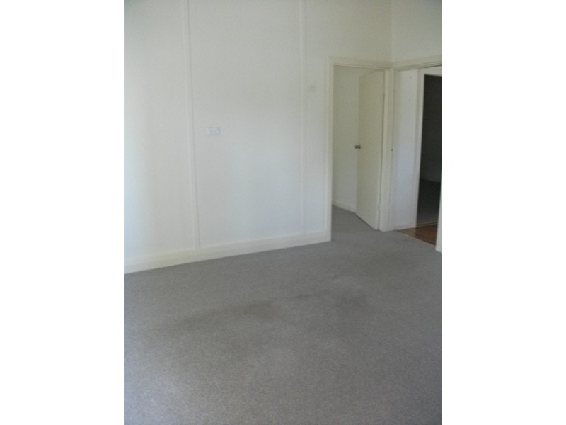 11 Long St, Cessnock NSW 2325