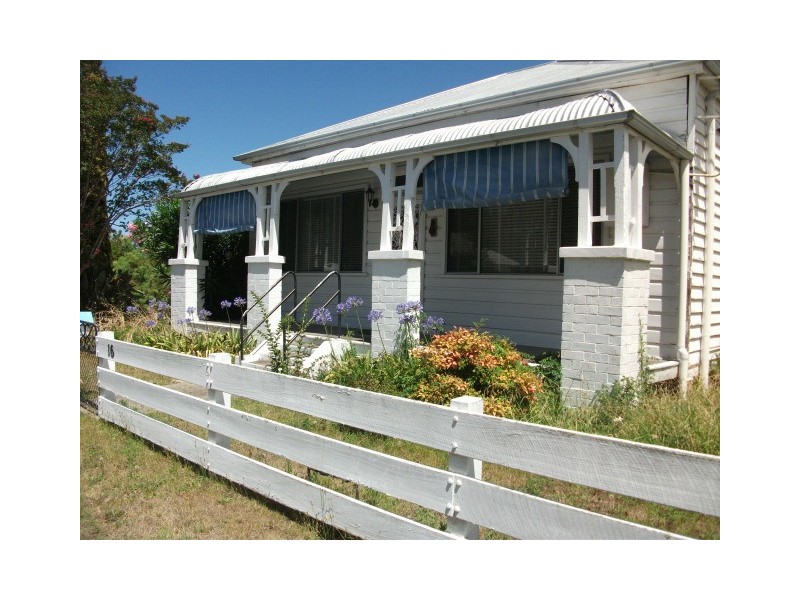 16 Ferguson St, Cessnock NSW 2325