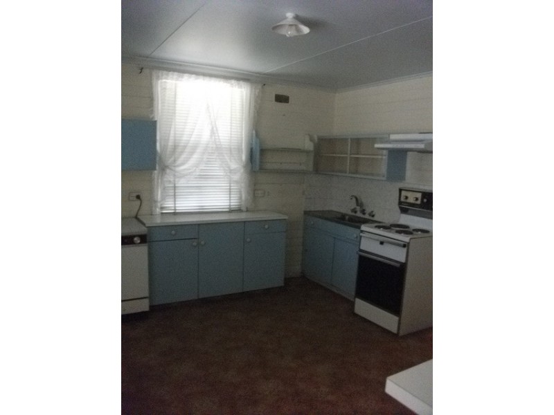 16 Ferguson St, Cessnock NSW 2325