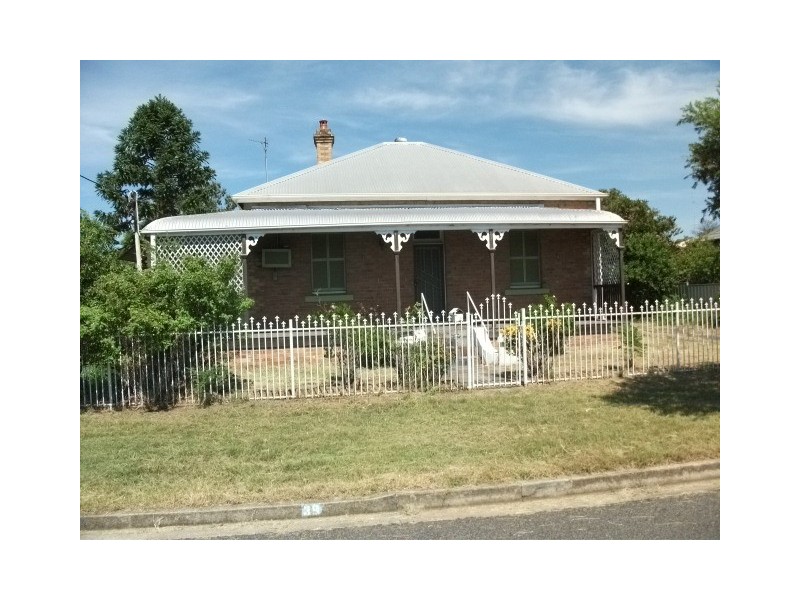 39 Love St, Cessnock NSW 2325