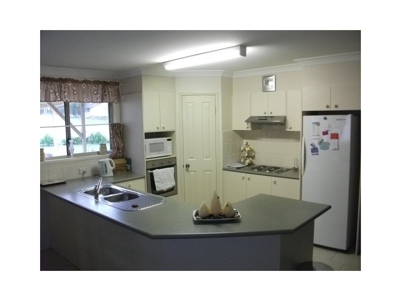 4 Davis St, Millfield NSW 2325