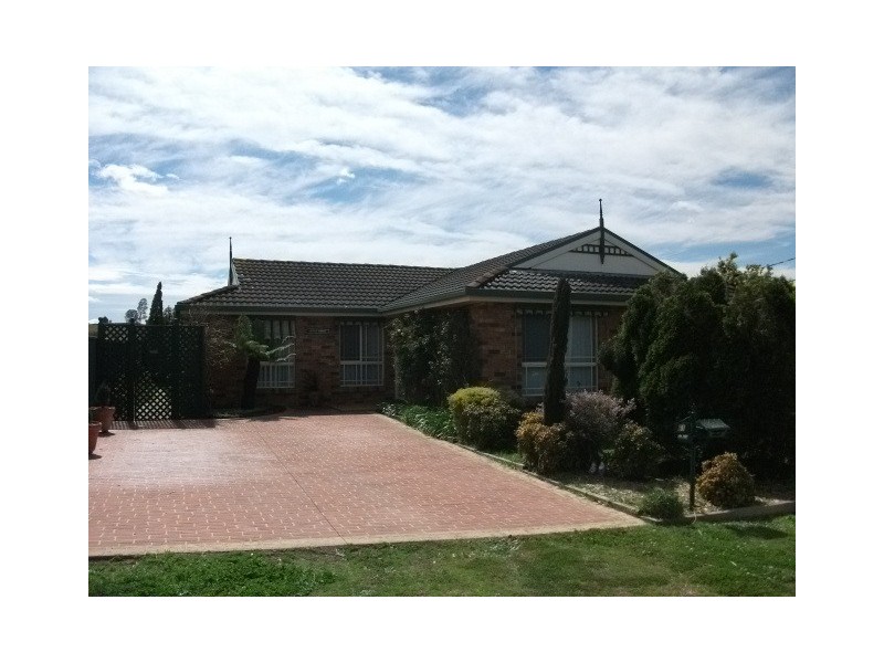 61 Kent Street, Greta NSW 2334