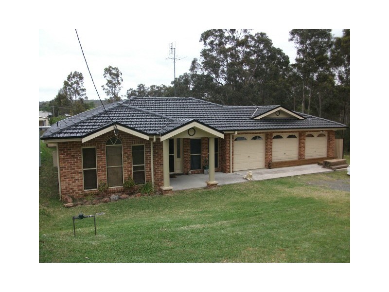 6 Stirling Street, Abernethy NSW 2325