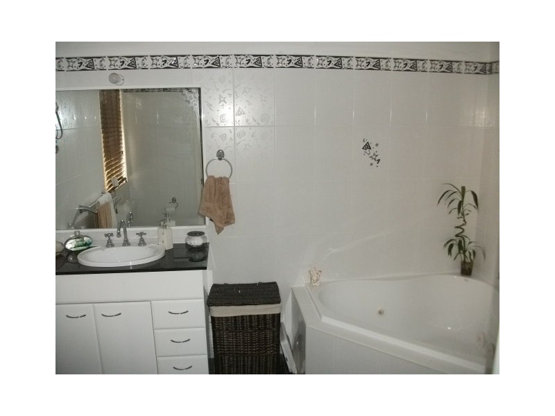 6 Stirling Street, Abernethy NSW 2325