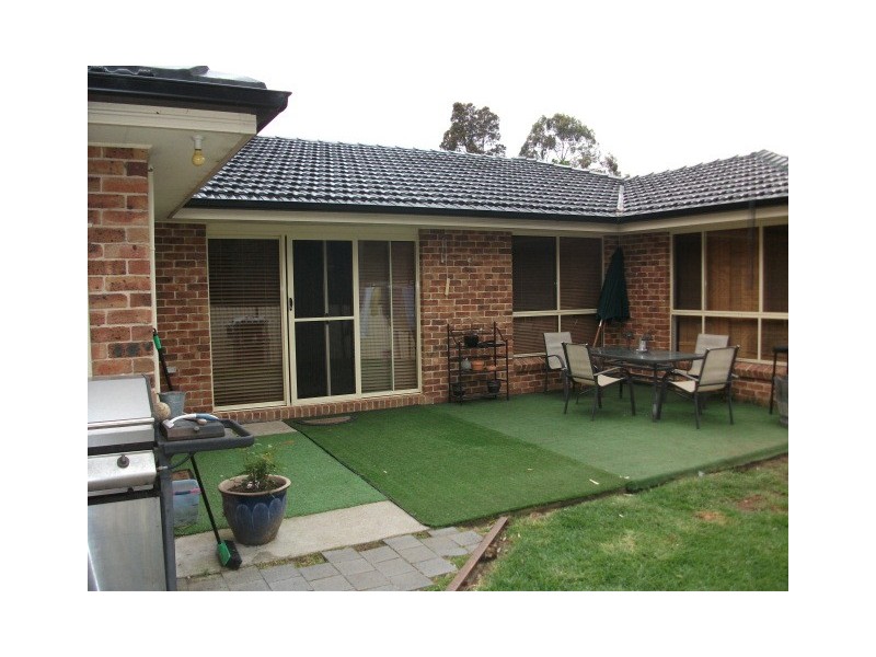 6 Stirling Street, Abernethy NSW 2325