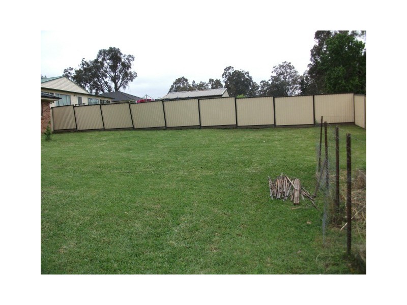 6 Stirling Street, Abernethy NSW 2325