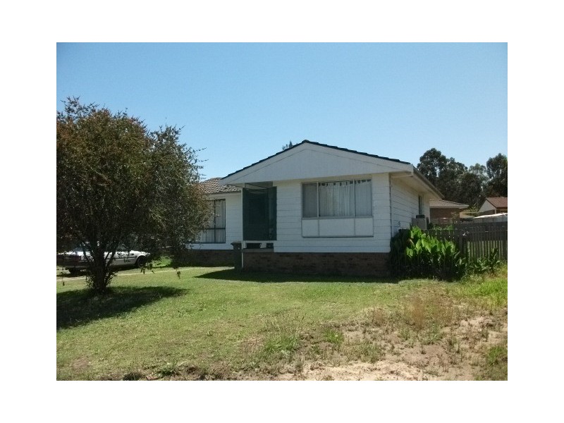 11 Thorpe Cl, Cessnock NSW 2325