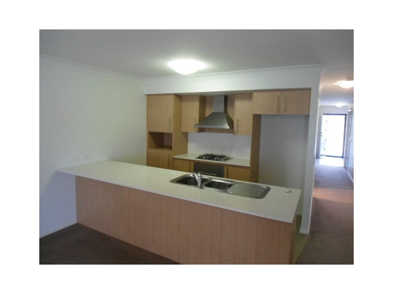 1/8 Robinia Wy, Cessnock NSW 2325