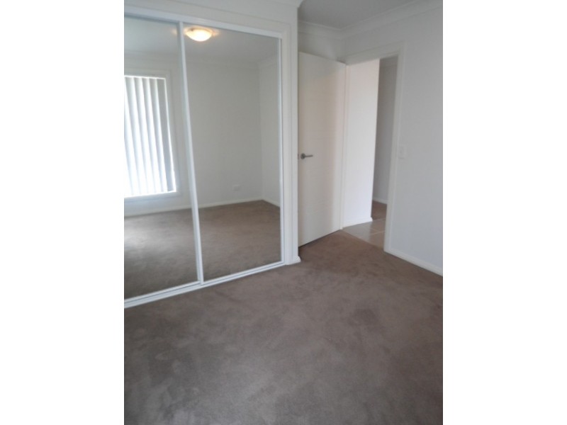 1/8 Robinia Wy, Cessnock NSW 2325