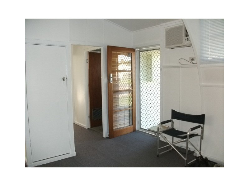 16 Macquarie Ave, Cessnock NSW 2325