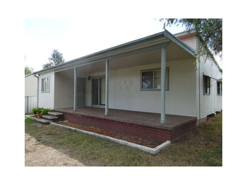 24 Long St, Cessnock NSW 2325