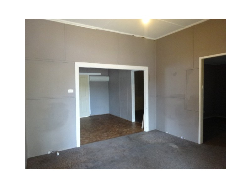 24 Long St, Cessnock NSW 2325