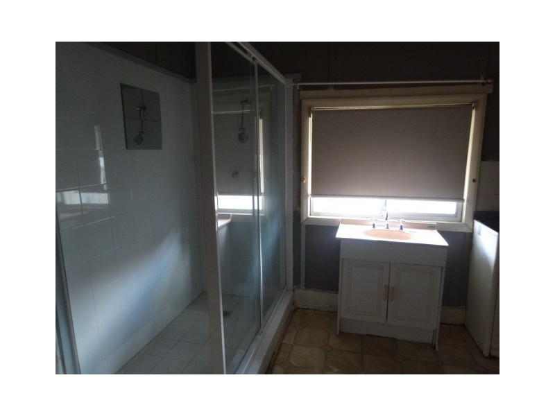 24 Long St, Cessnock NSW 2325