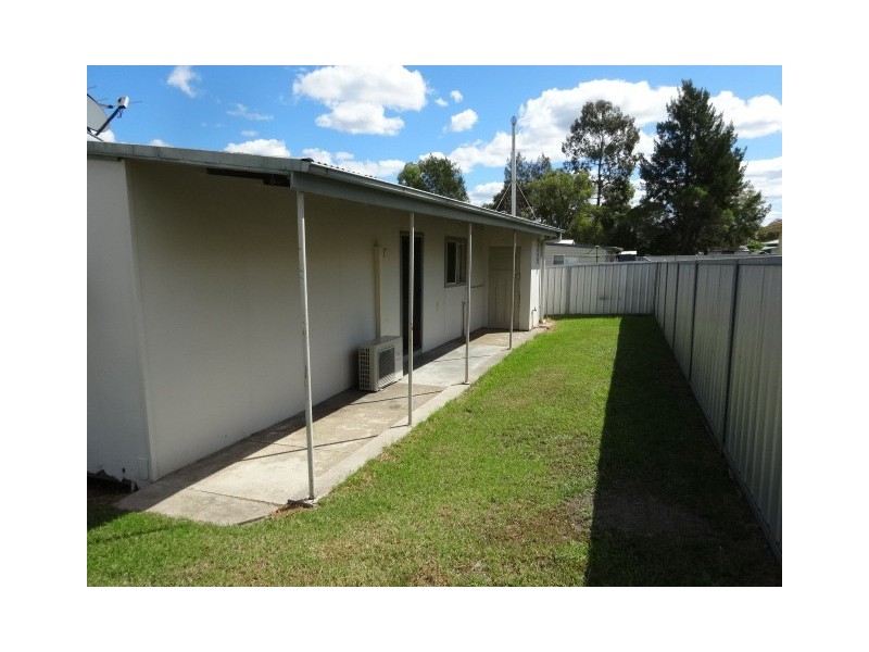 24 Long St, Cessnock NSW 2325