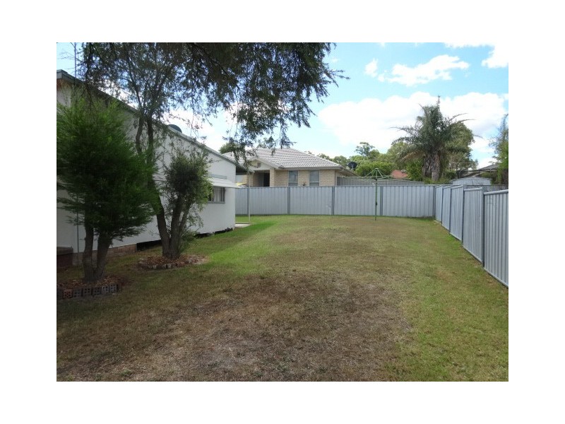24 Long St, Cessnock NSW 2325
