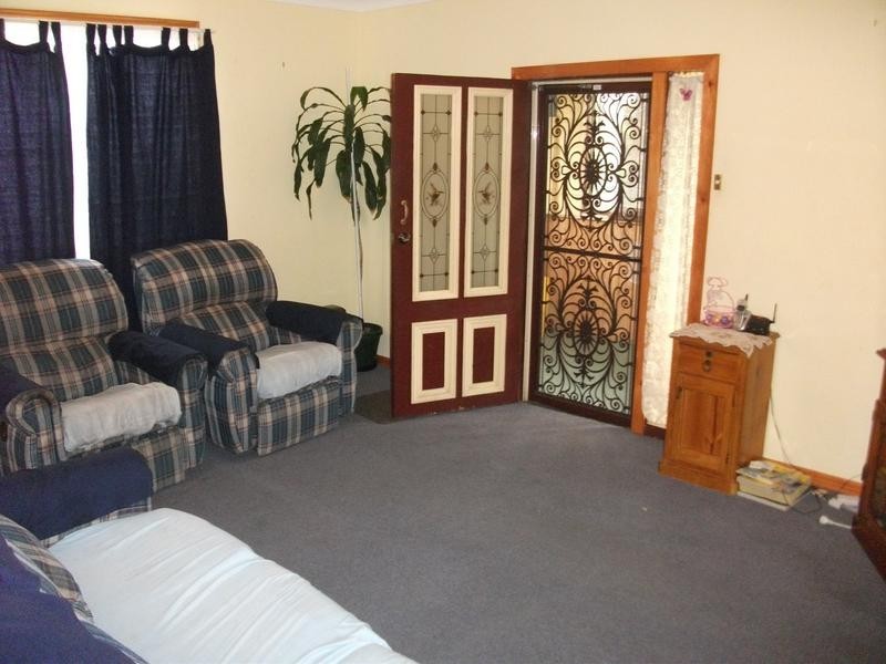 8 Nelson Street, Abermain NSW 2326