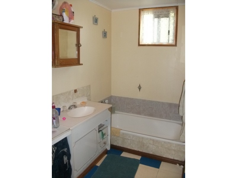 8 Nelson Street, Abermain NSW 2326