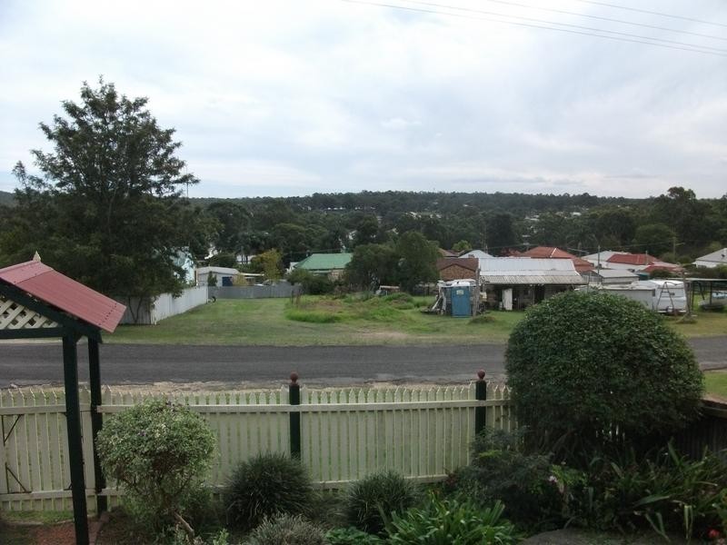 8 Nelson Street, Abermain NSW 2326