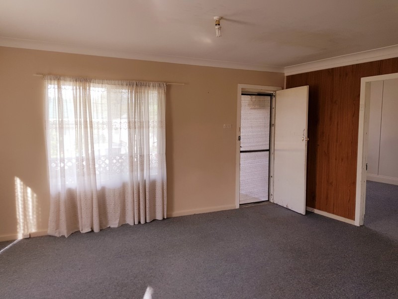 5 Charles St, Abermain NSW 2326