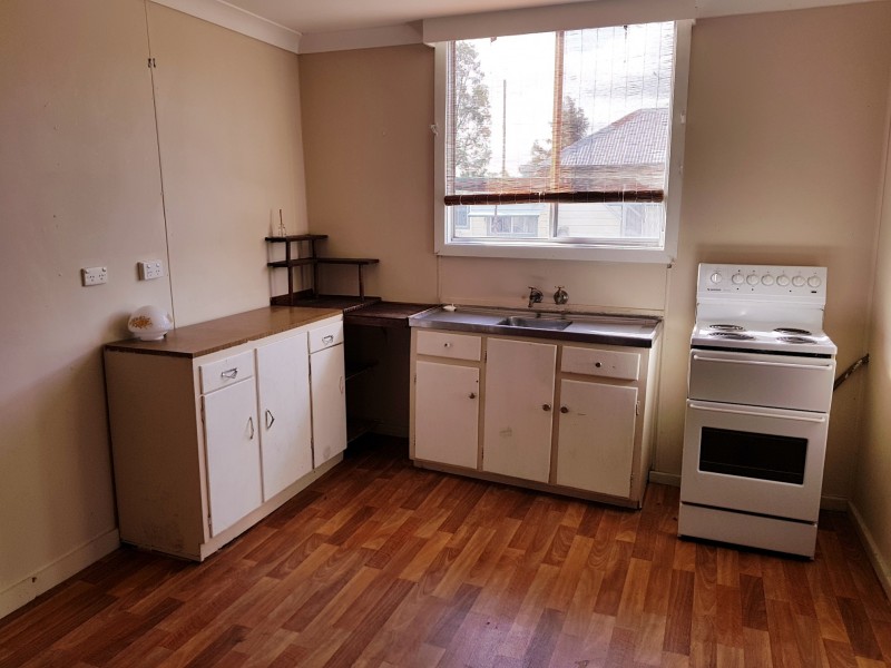 5 Charles St, Abermain NSW 2326