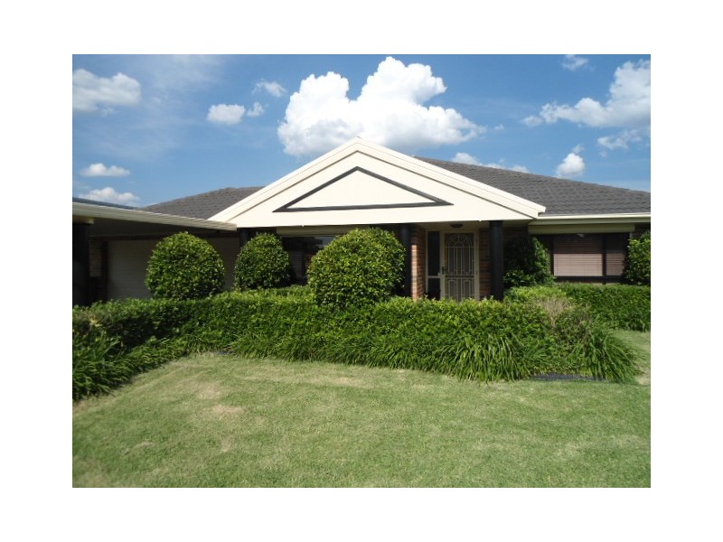 10 Brisbane Street, Abermain NSW 2326