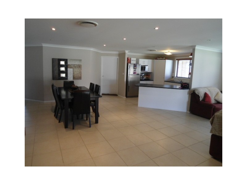 10 Brisbane Street, Abermain NSW 2326