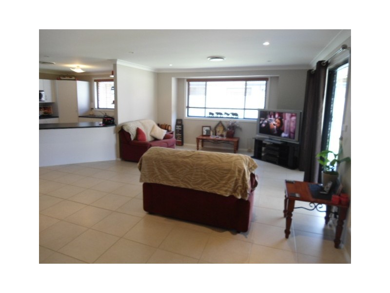 10 Brisbane Street, Abermain NSW 2326