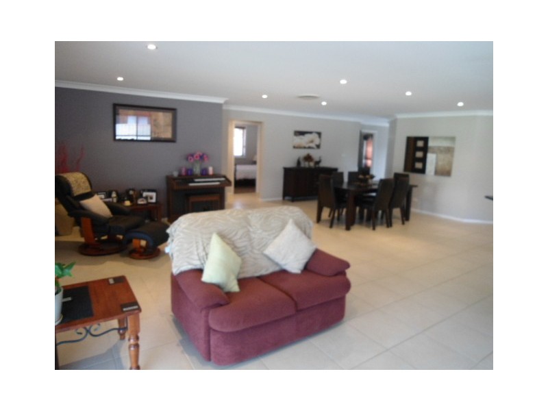 10 Brisbane Street, Abermain NSW 2326