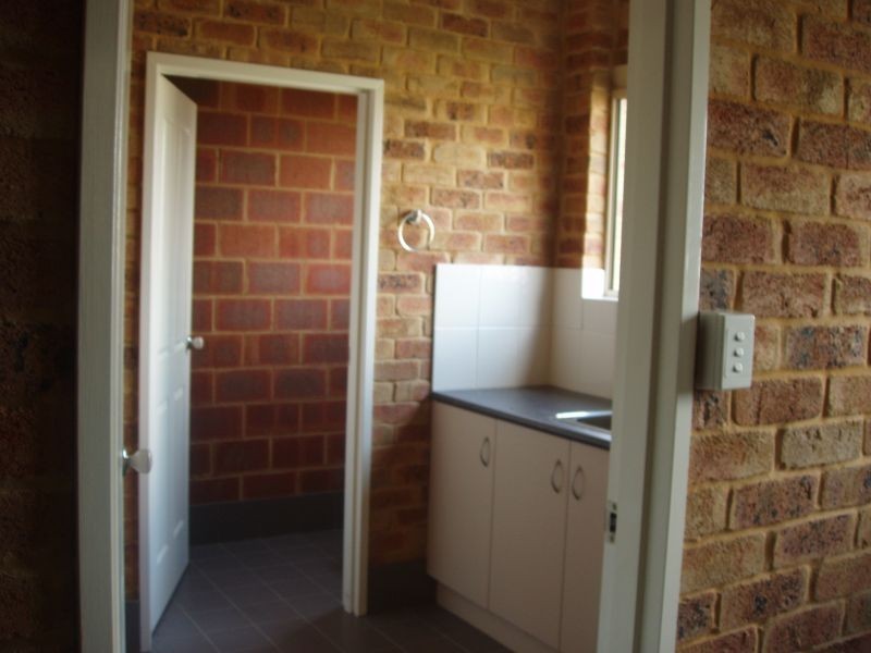 2/7 Ferguson Street, Cessnock NSW 2325