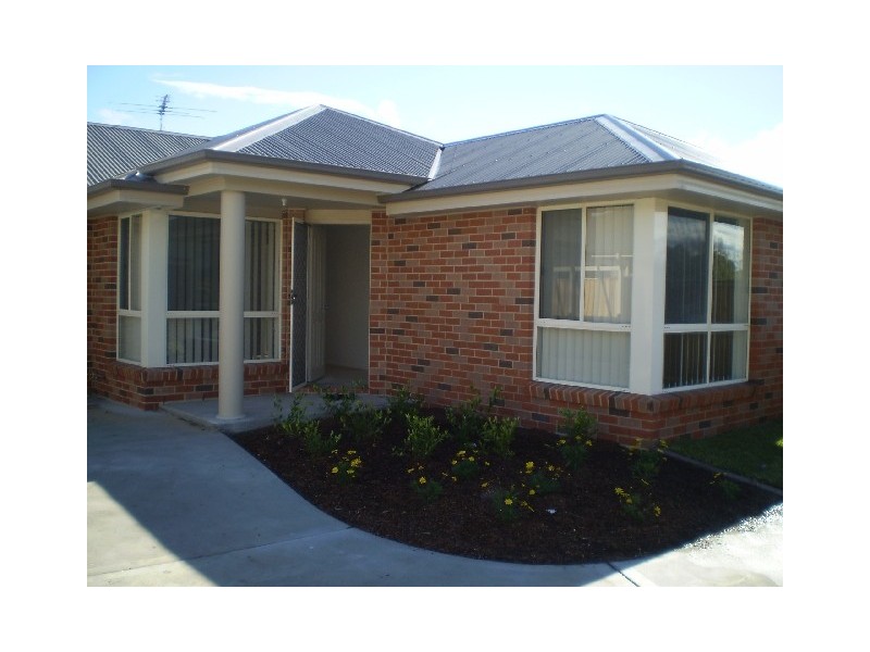 2/28B Garland Road, Cessnock NSW 2325