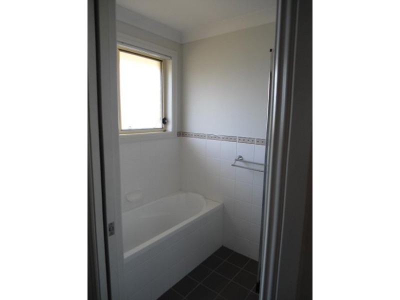 2/149 Caledonia Street, Kearsley NSW 2325