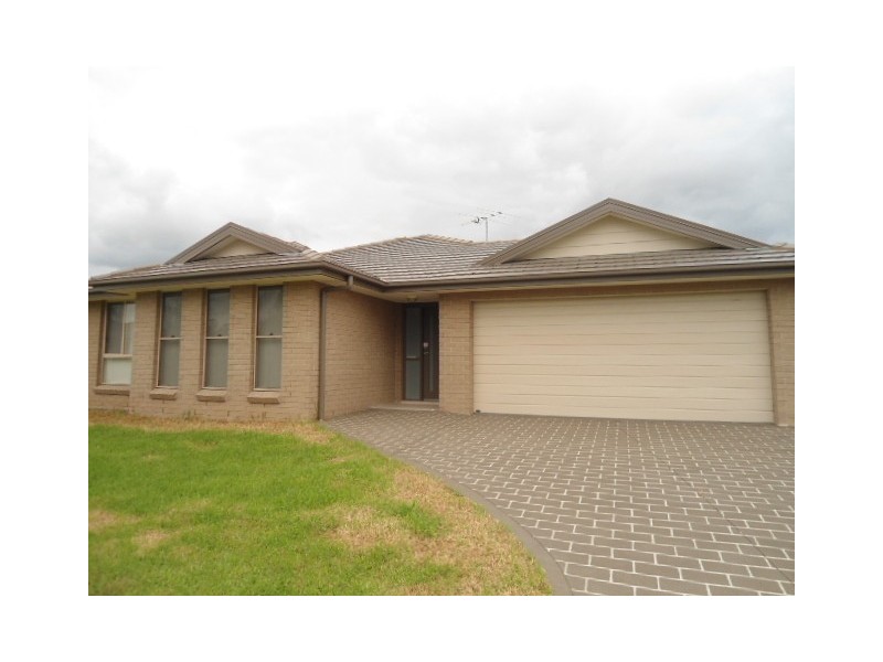 34 Garland Rd, Cessnock NSW 2325