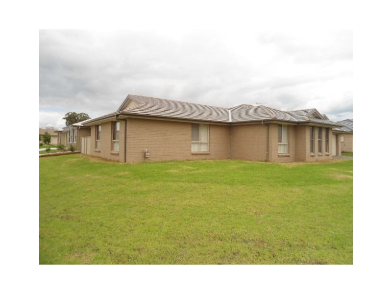 34 Garland Rd, Cessnock NSW 2325