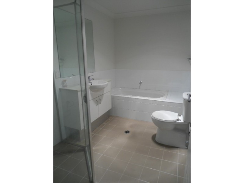 1/10 Robinia Way, Cessnock NSW 2325