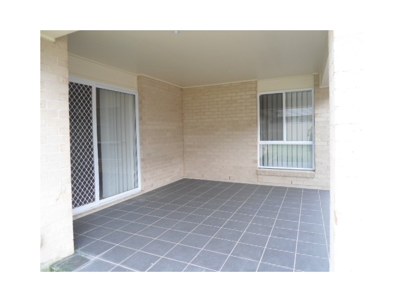 1/10 Robinia Way, Cessnock NSW 2325