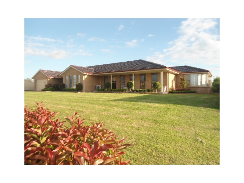 92 Forbes Crescent, Cliftleigh NSW 2321