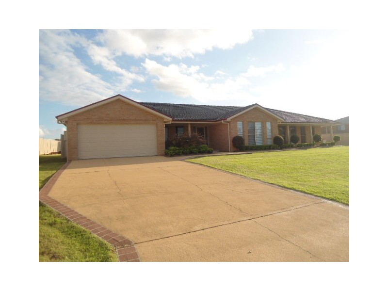 92 Forbes Crescent, Cliftleigh NSW 2321