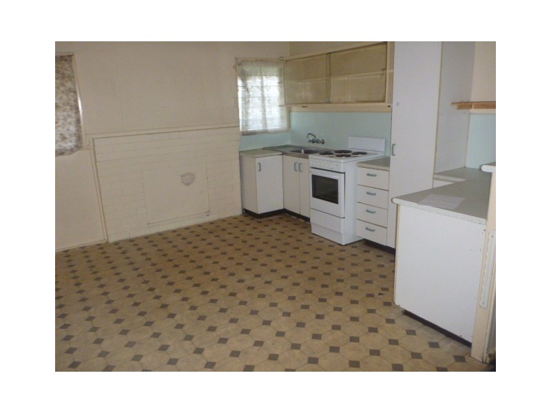 8 First Street, Weston NSW 2326