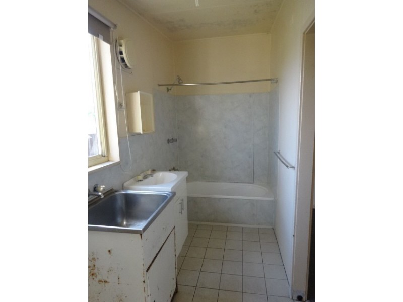 8 First Street, Weston NSW 2326