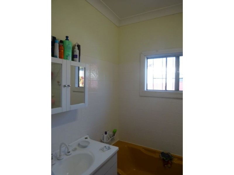 4 Orange Street, Abermain NSW 2326