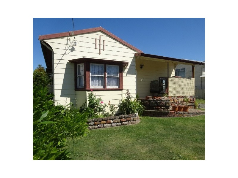 13 Kanowna Avenue, Cessnock NSW 2325