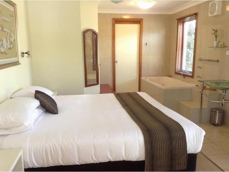 97 Wine country Drive, Cessnock NSW 2325