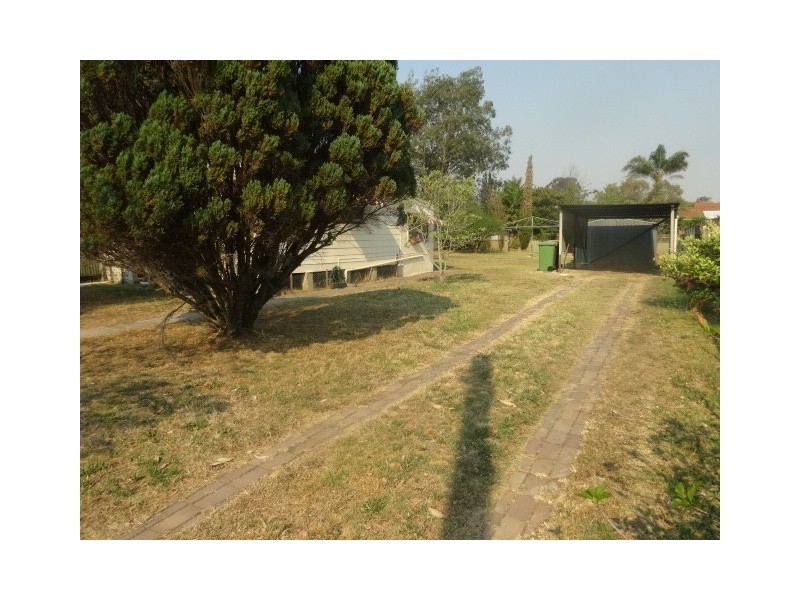 2 Colliery Street, Aberdare NSW 2325